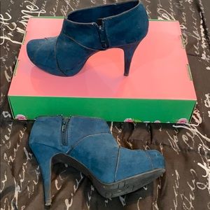 Blueish green Fergalicious pumps
